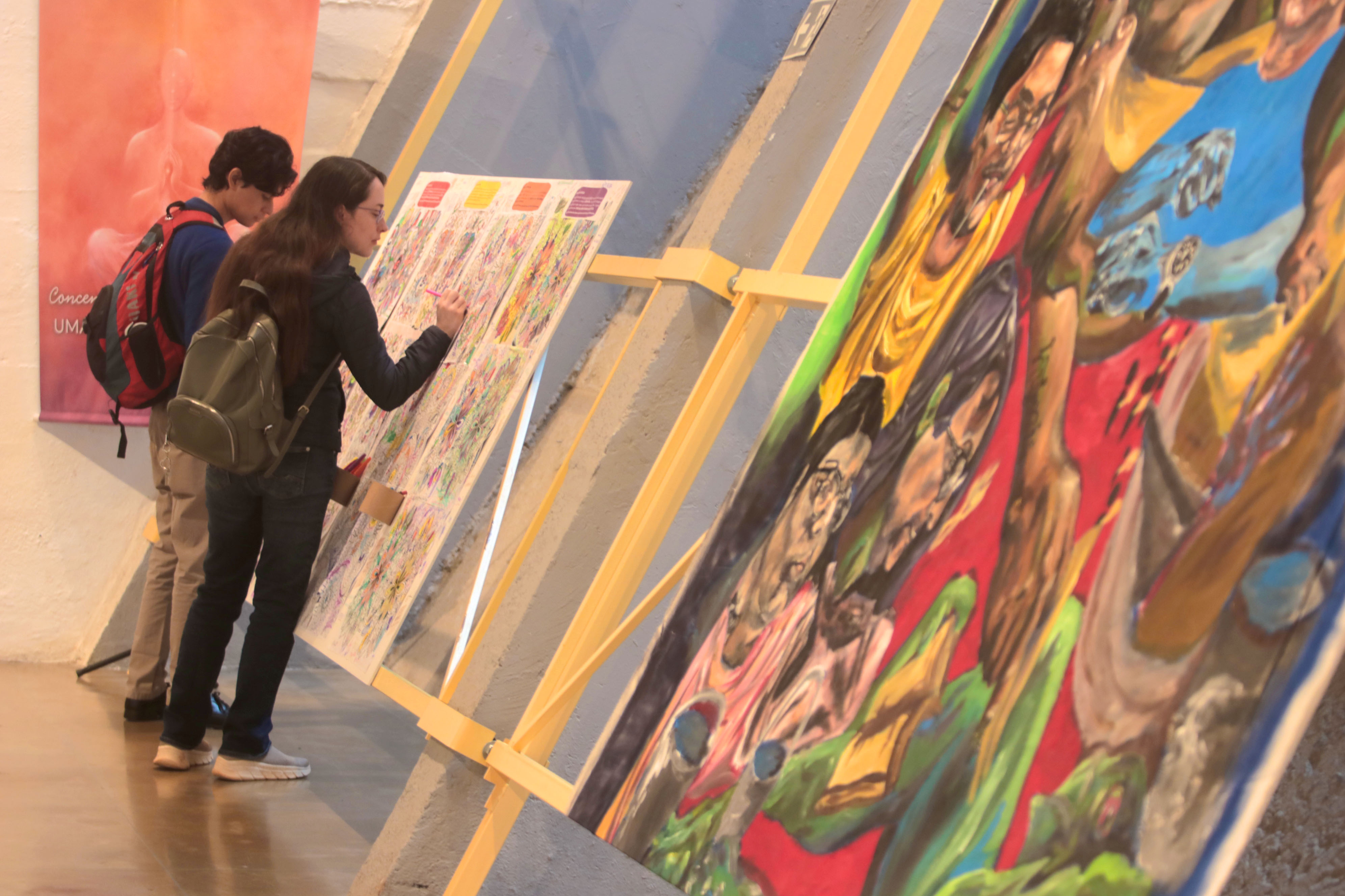 O roteiro inclui a área de exposições do Centro de Convivência, que recebe a mostra “Bancos Indígenas do Brasil – Rituais”