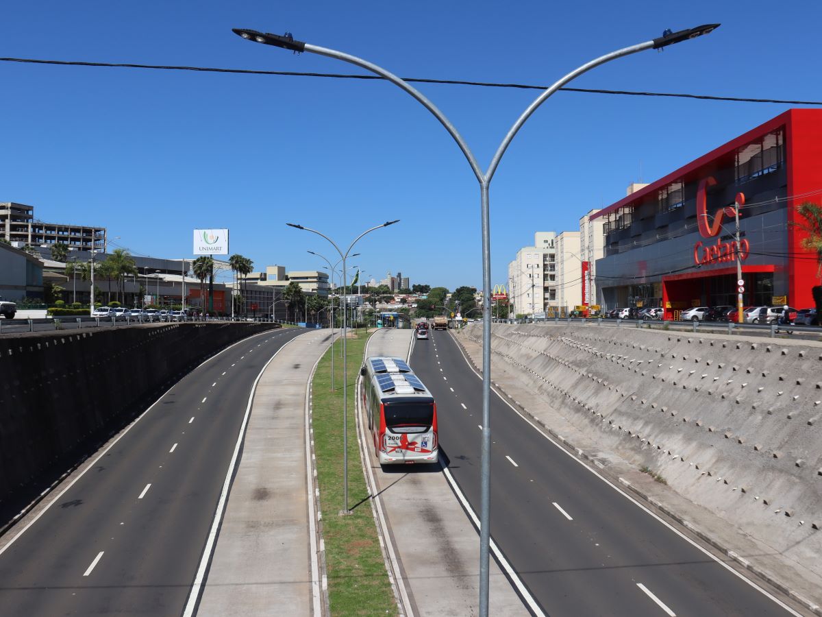 Proposta em discussão no Legislativo prevê extensão dos contratos por até dois anos