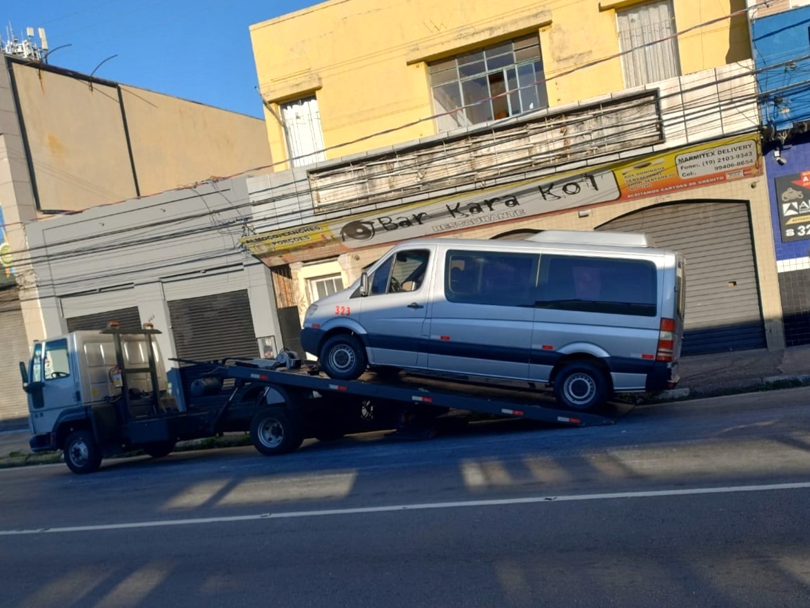 Serviço de fretamento deve ser prestado no município por transportadores devidamente cadastrados