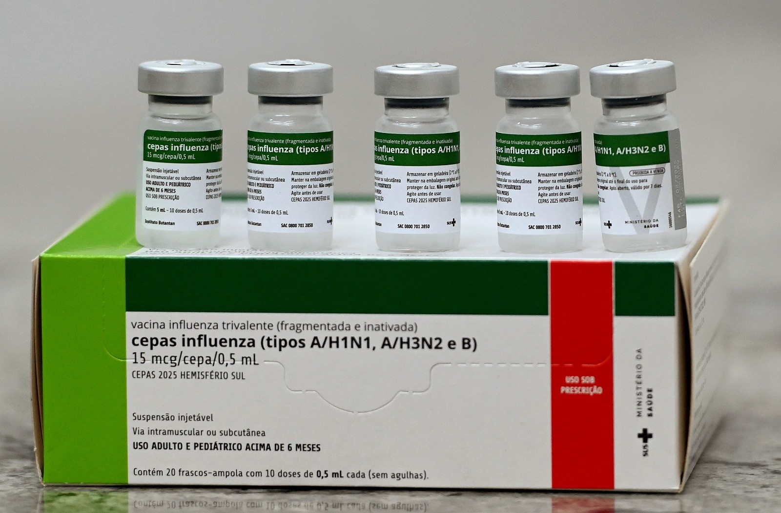 Vacina protege contra as gripes A (H1N1 e H3N2) e B
