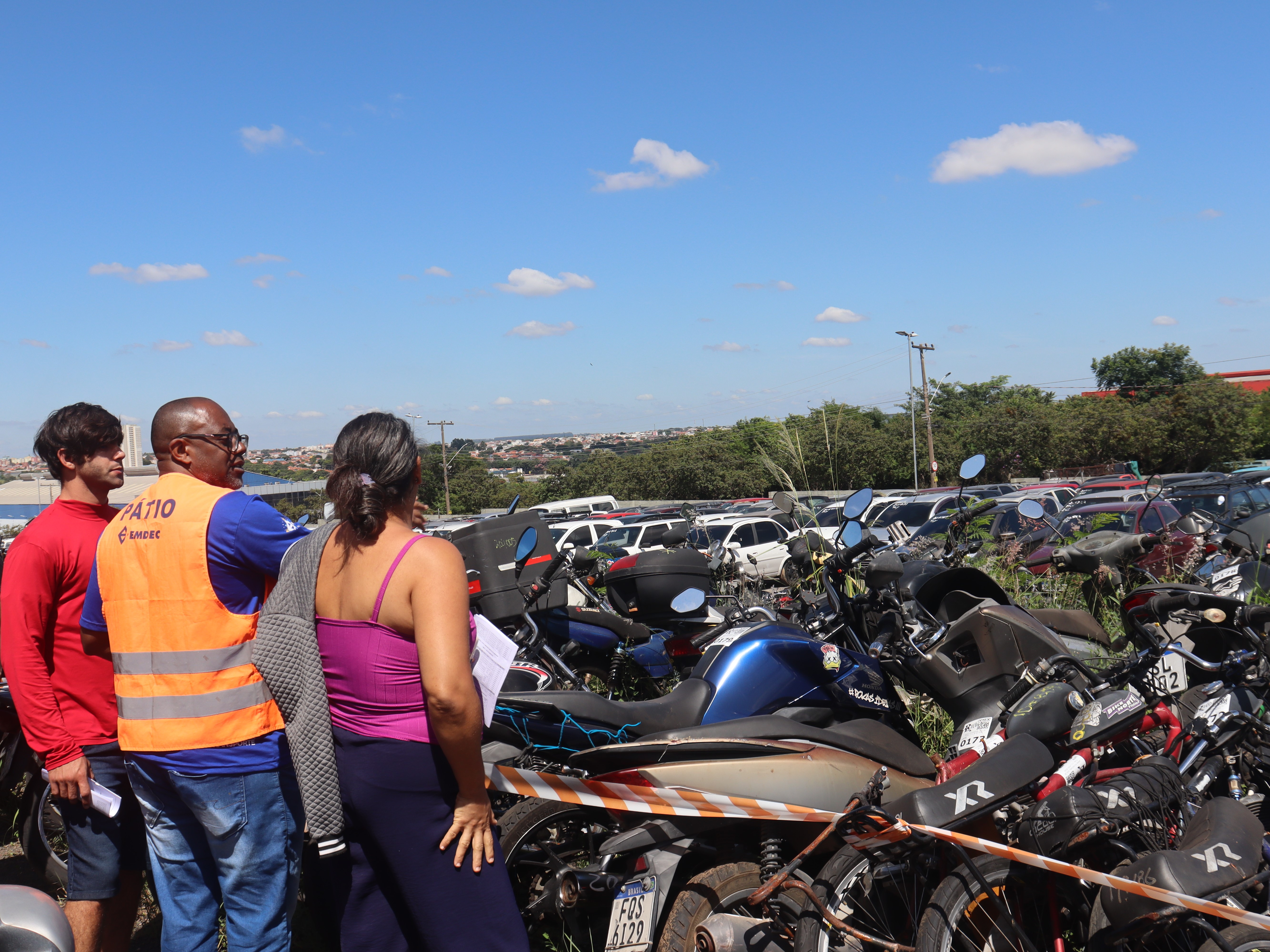 Na quarta, dia 4, será realizado o leilão dos veículos aptos a circular, e na quinta, do material destinado à usinagem e sucata