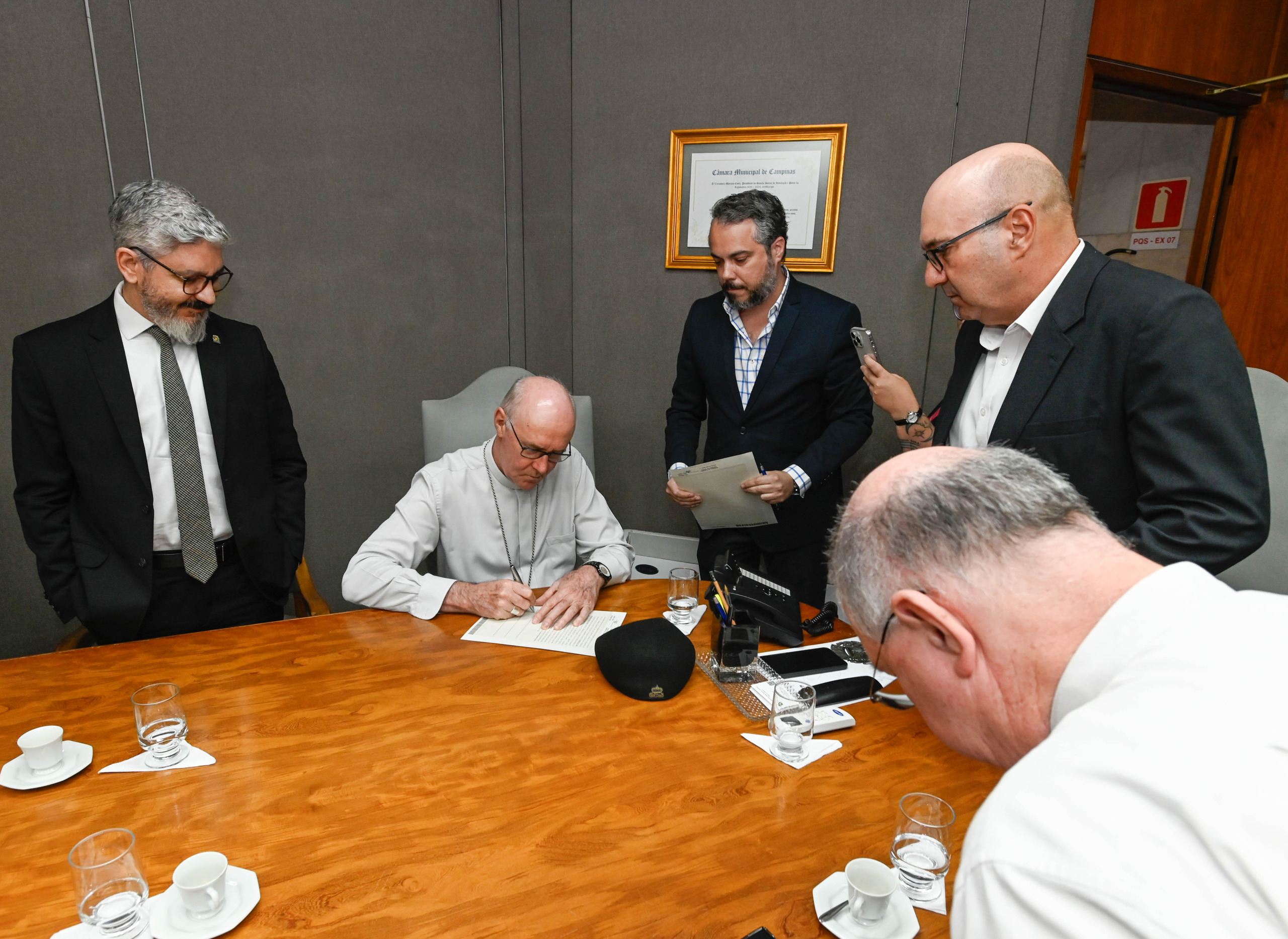 Dom João Inácio Müller destacou que agora poderá buscar recursos para a Catedral 