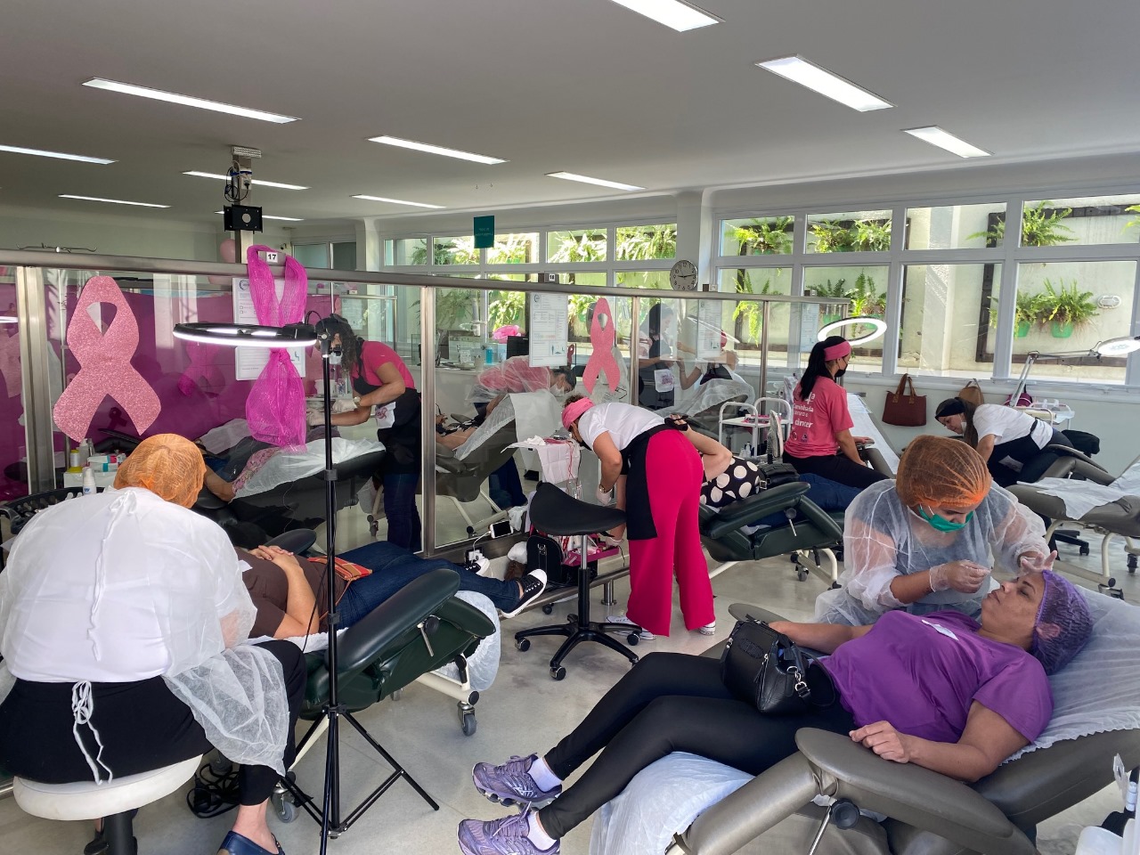 Mulheres podem fazer reconstrução de sobrancelhas e de aréolas com micropigmentação