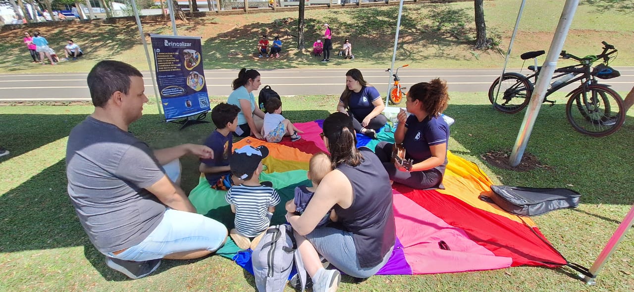 Atividade recreativa sobre o Outubro Rosa apoiada pelo PIC