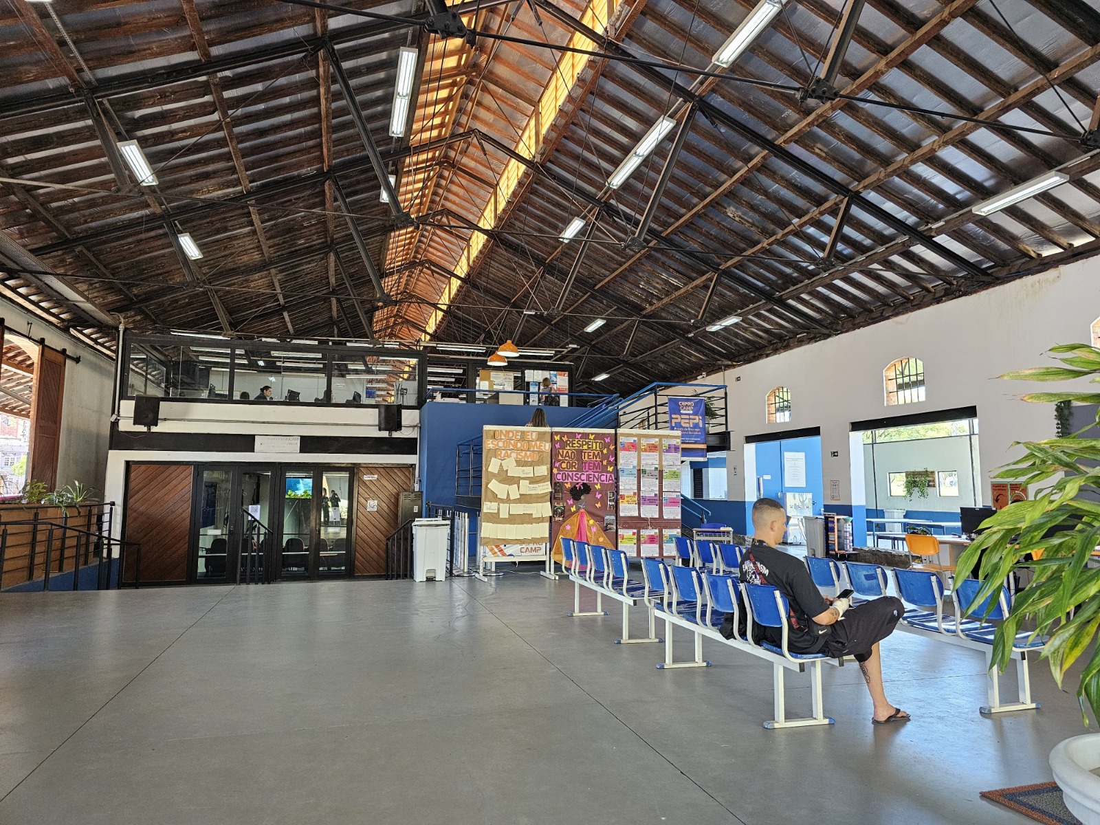 Para se inscrever, os interessados têm de comparecer nas secretarias escolares do Ceprocamp, a partir de hoje, 20 