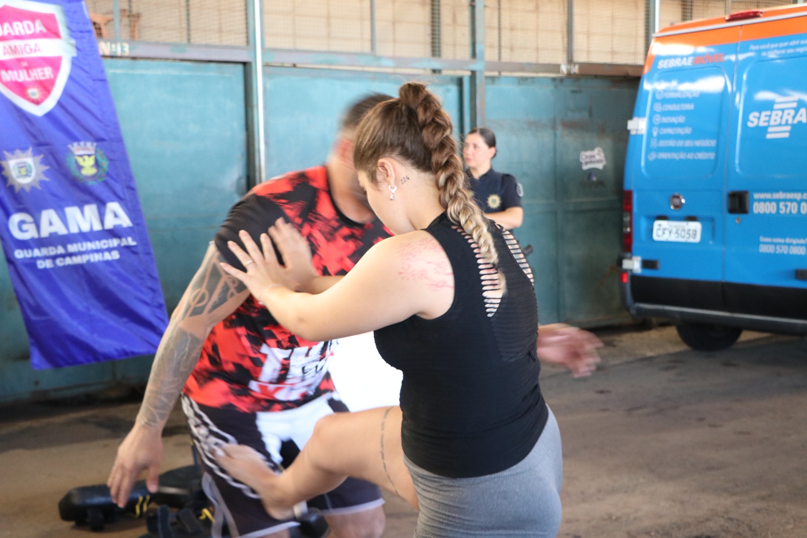 Também teve aula de defesa pessoal 