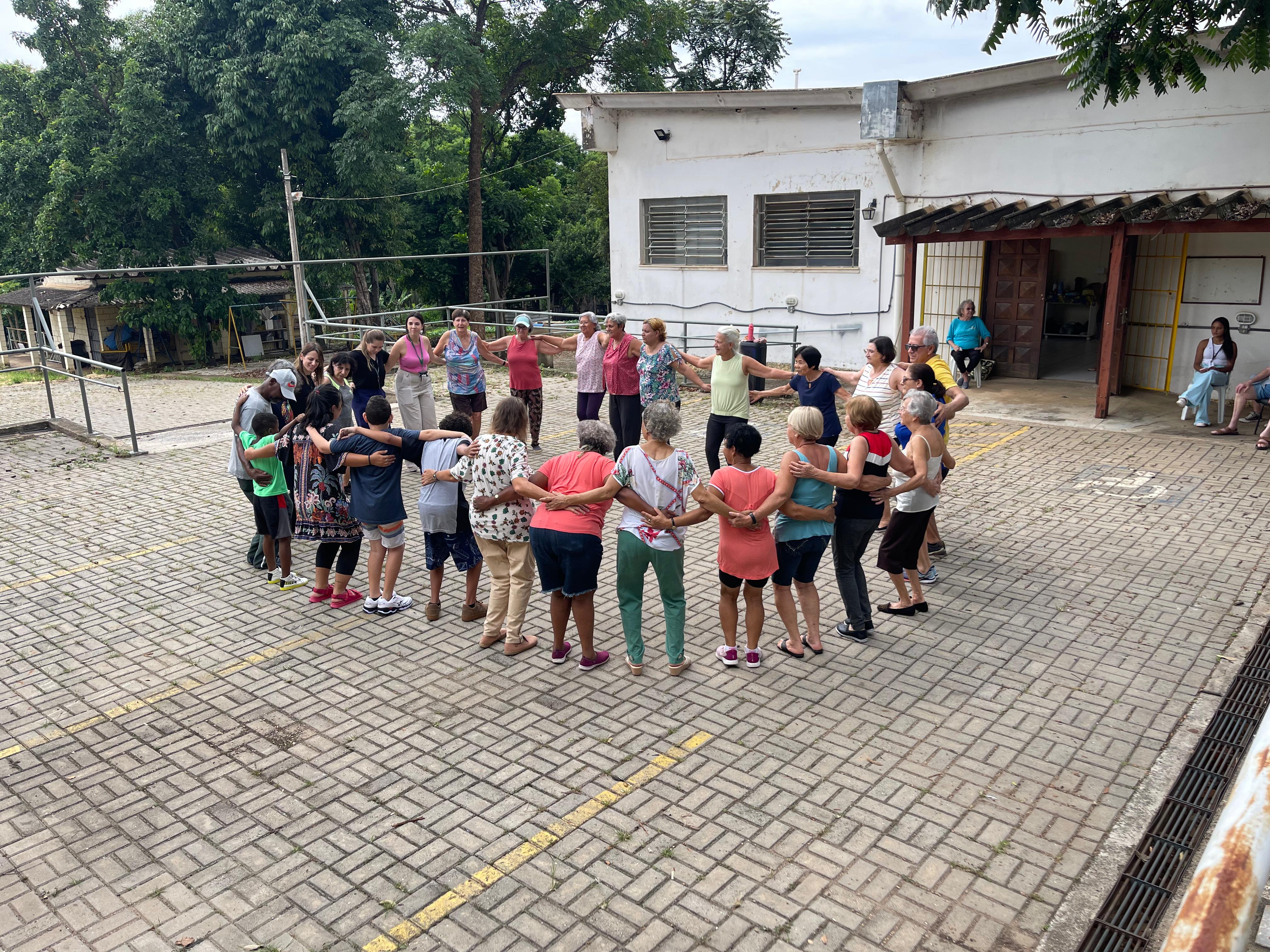 Grupo participante da prática MVE no CS Eulina, em Campinas