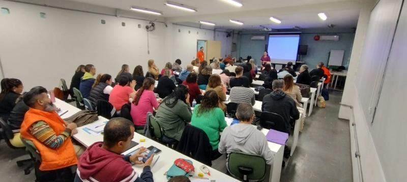 A atividade foi ministrada por representantes da Defesa Civil e das secretarias municipais de Saúde e de Desenvolvimento e Assistência Social