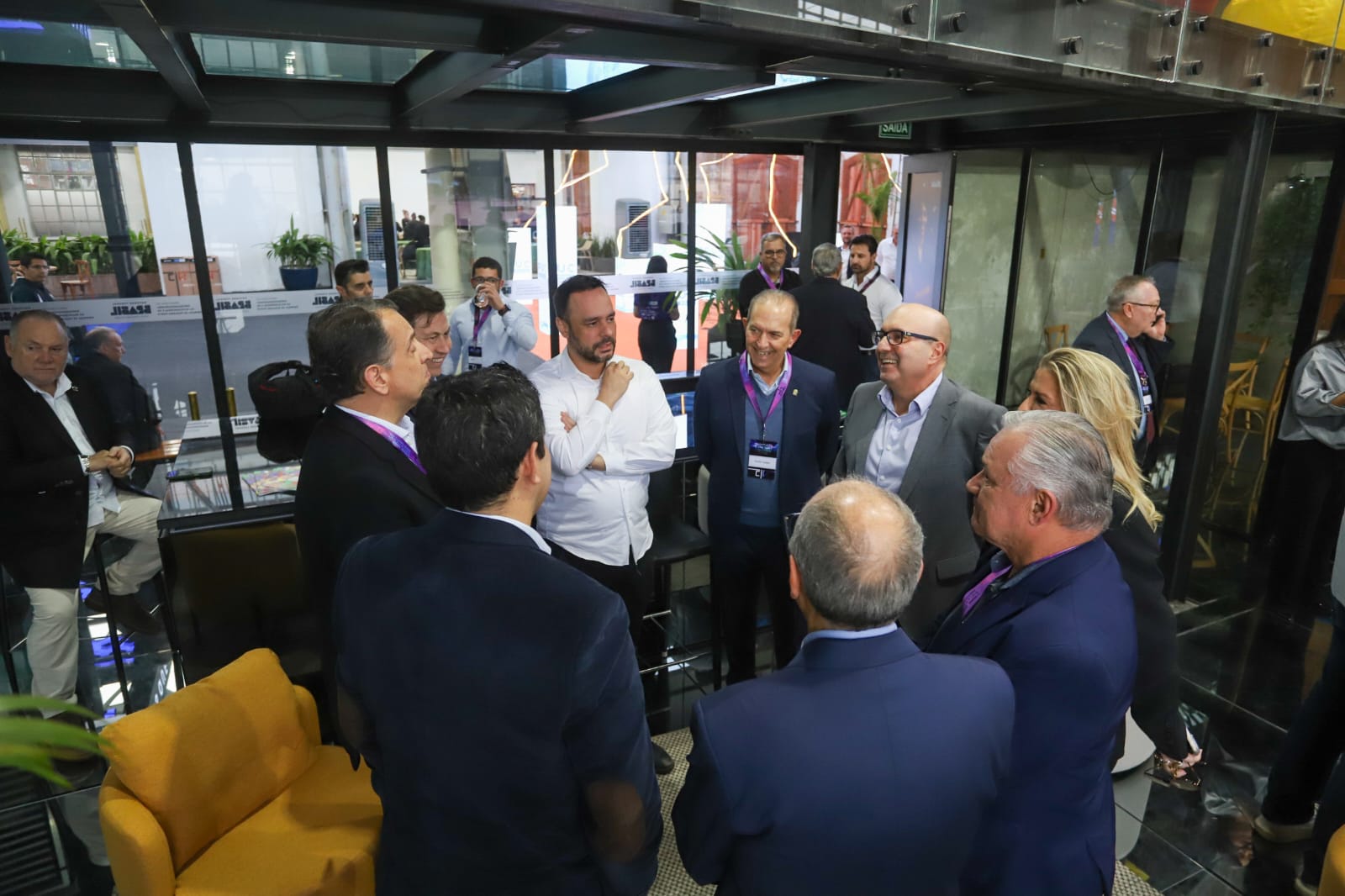 Representantes da política, pesquisa, educação e tecnologia compareceram 