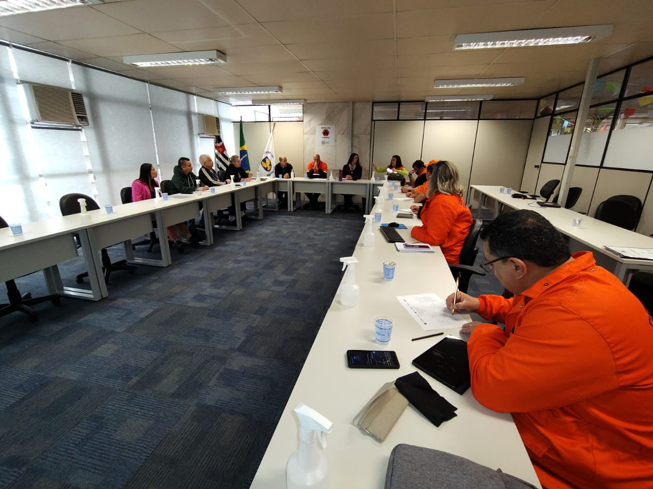 Esforço conjunto de secretarias municipais para capacitação de líderes comunitários 