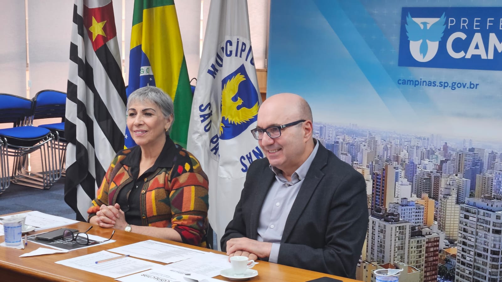 O prefeito Dário Saadi acompanhou a reunião do Conectar da Sala Azul no Paço Municipal