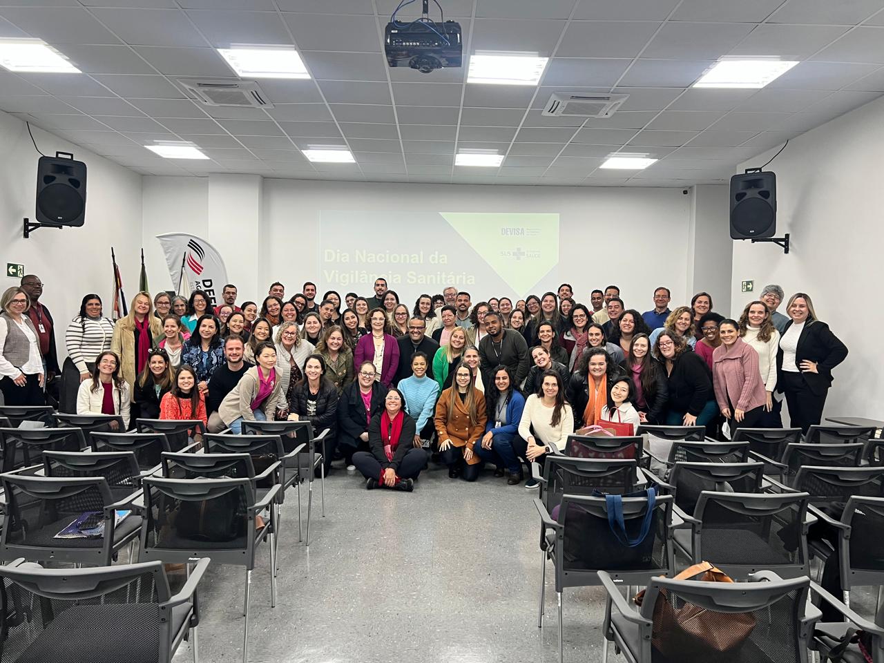 Servidores de Campinas durante evento especial no Dia Nacional da Vigilância Sanitária