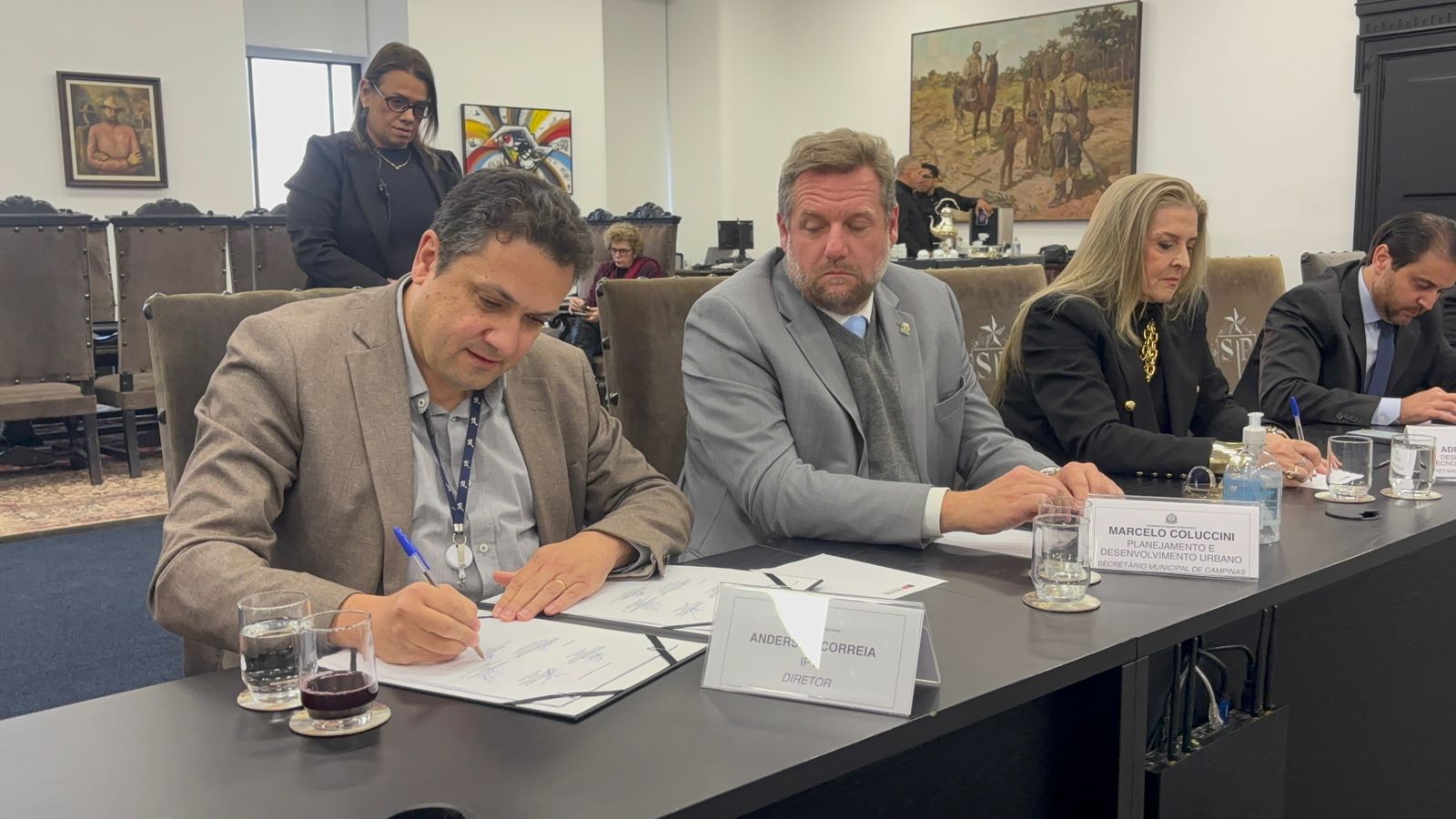 O prefeito Dário foi acompanhado pelos secretários municipais  Adriana Flosi, Marcelo Coluccini; e pelo secretário adjunto de Justiça, Claudio Henrique Catalano Pires