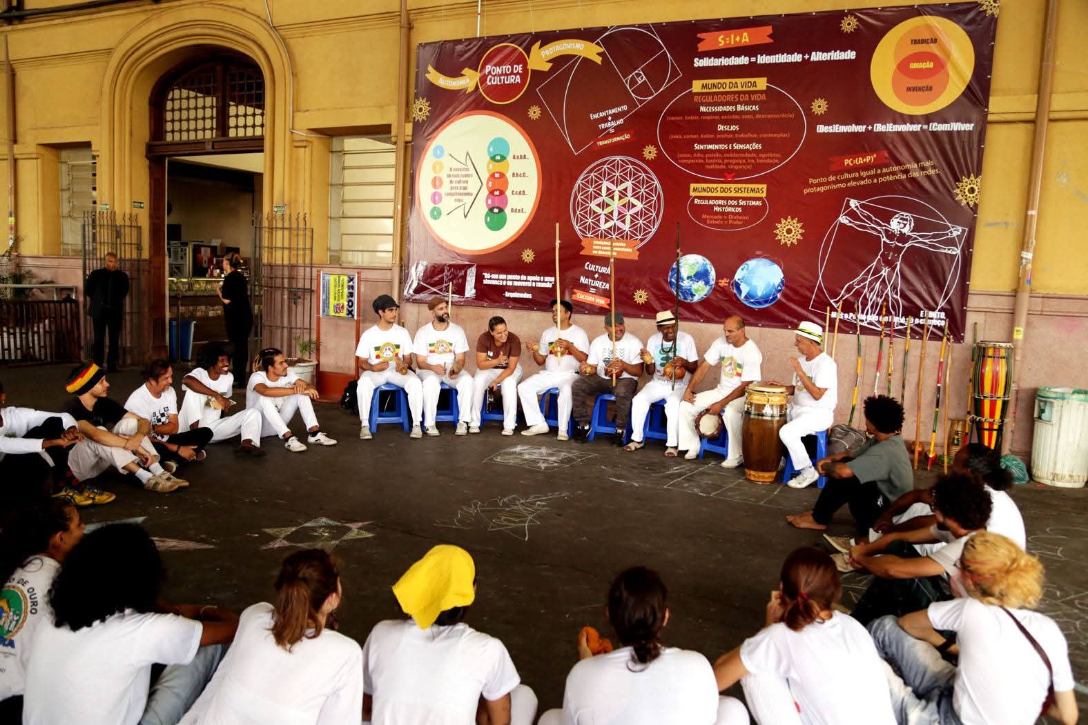 O evento acontece no Teatro Castro Mendes, Sala dos Toninhos e Casa do Hip Hop