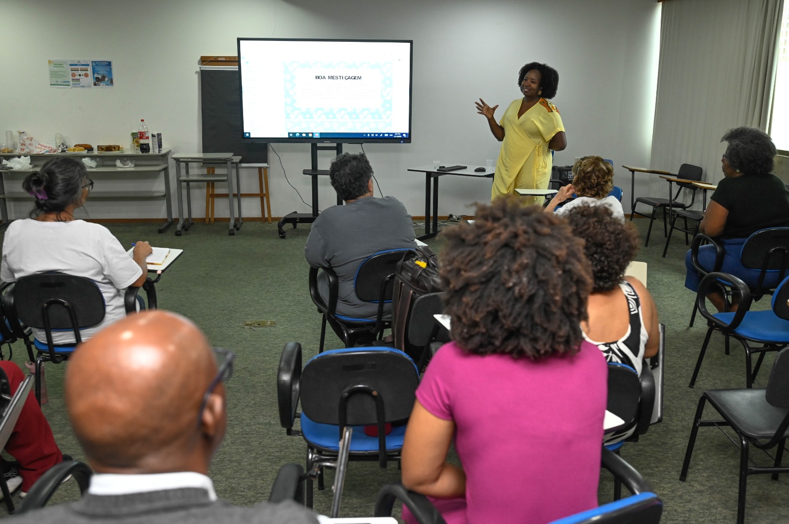 Dentro da nova legislação, 25% será para pessoas pretas ou pardas (PPP), 3% para indígenas e 2% para quilombolas