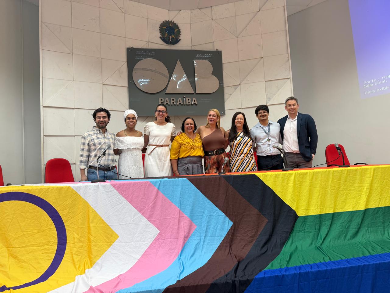 Valdirene Santos (de vestido listado), servidora da Prefeitura de Campinas, representou o município na reunião