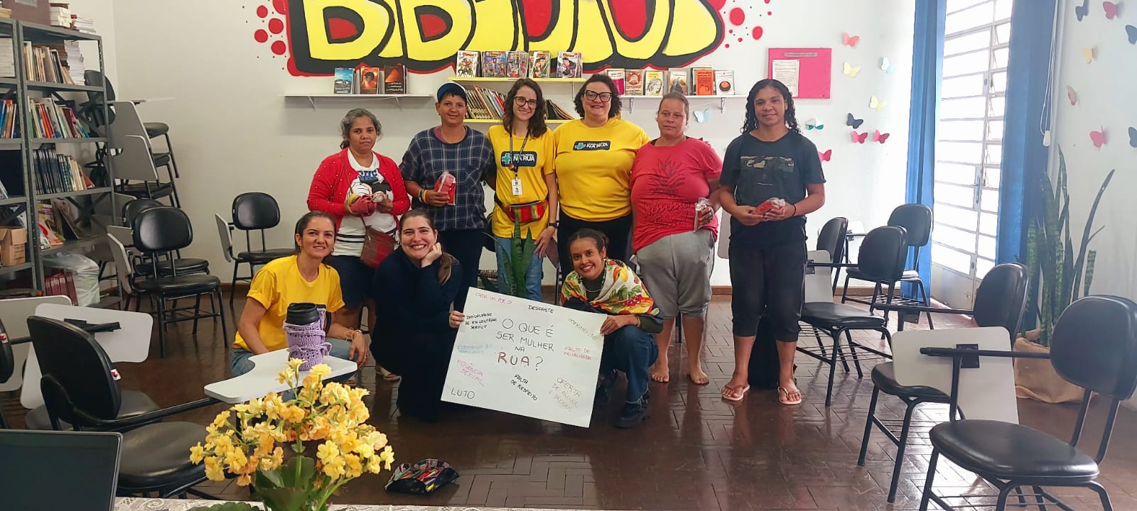 O material produzido nos encontros resultará em uma publicação coletiva, com o objetivo de dar visibilidade às mulheres em situação de rua