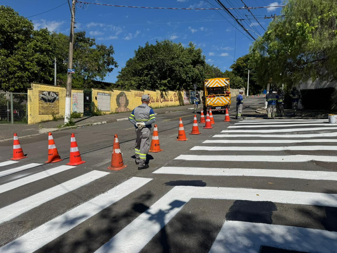 Sinalização de solo no Parque São Jorge foi revitalizada pelas equipes da Emdec