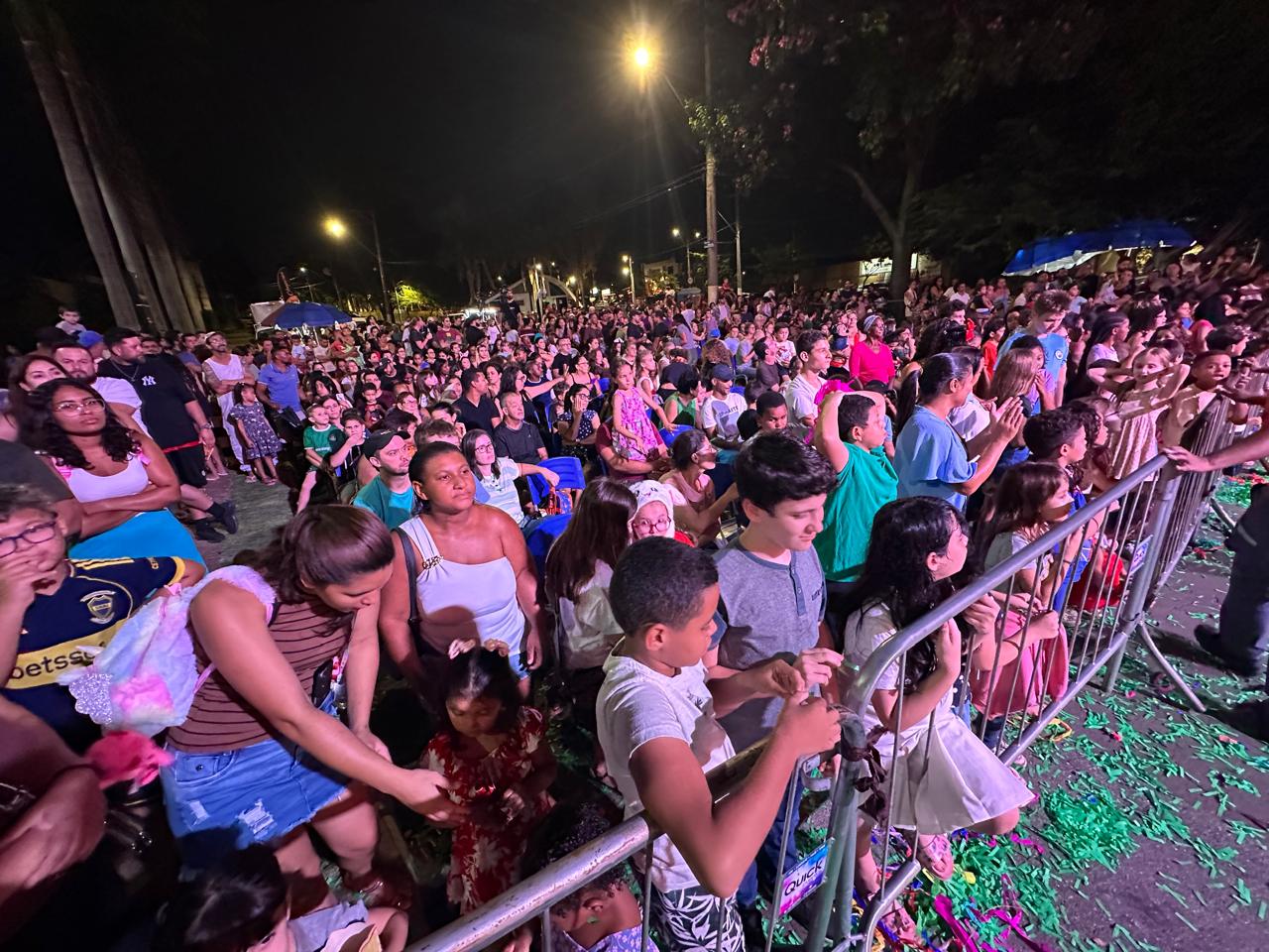 Cerca de 1,2 mil pessoas acompanharam o Show Encantado da Páscoa em Sousas