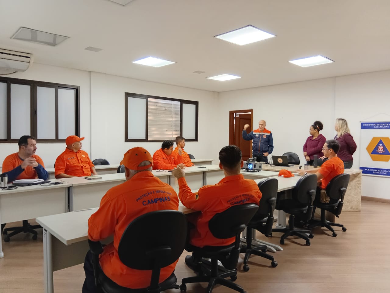 Pela manhã, agentes participaram de capacitação sobre comunicação e relacionamento com a imprensa