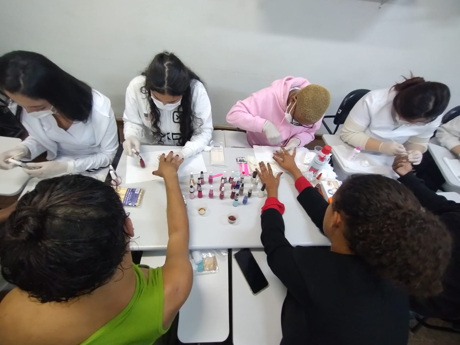 O cuidado com as unhas fez parte das atividades