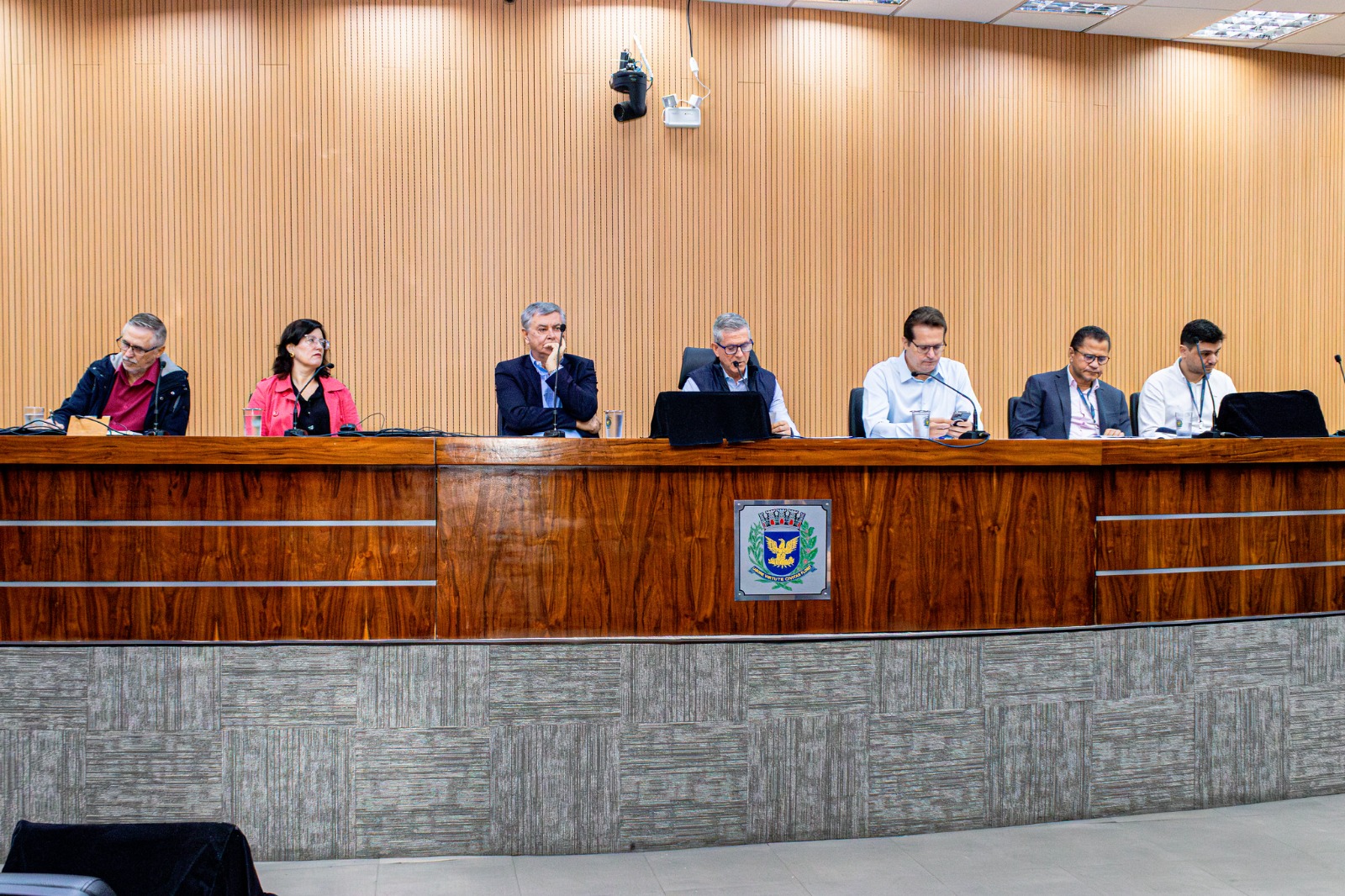 Dados de fechamento do primeiro quadrimestre do ano foram apresentados por gestores de Saúde na Câmara
