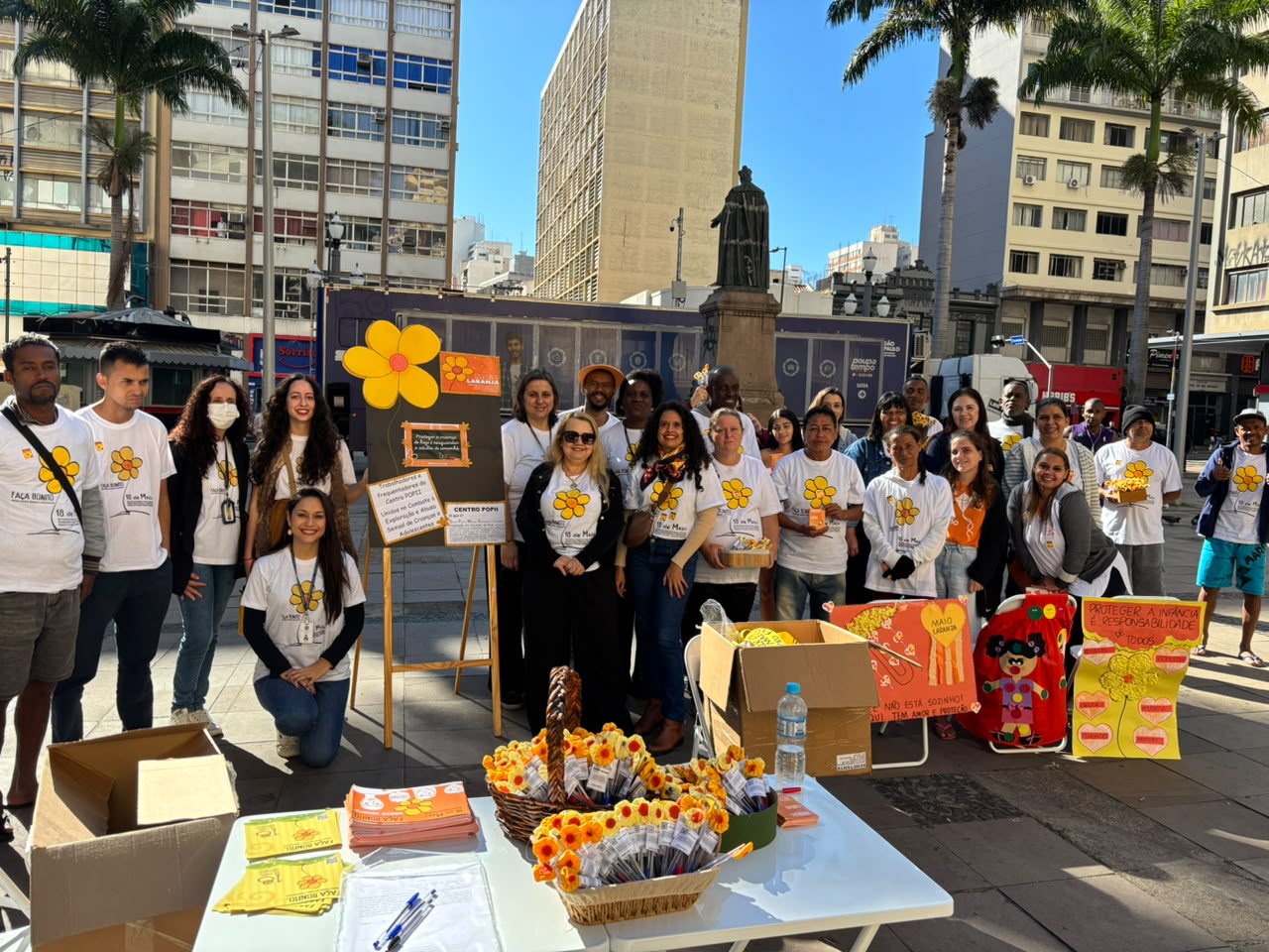 Os 750 fuxicos confeccionados e distribuídos simbolizam cuidado, compromisso e responsabilidade coletiva, reforçou Vandecleya Moro, secretária de Desenvolvimento e Assistência Social 