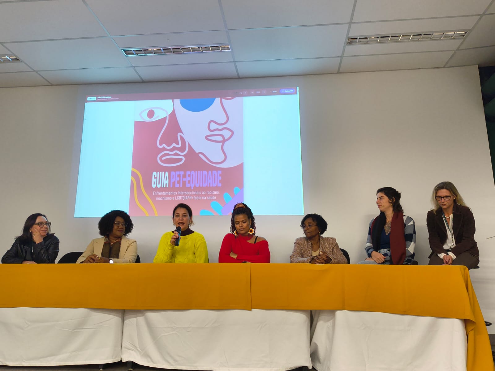 Lançamento do Guia PET-Equidade, que visa a formação crítica de trabalhadores e estudantes da saúde