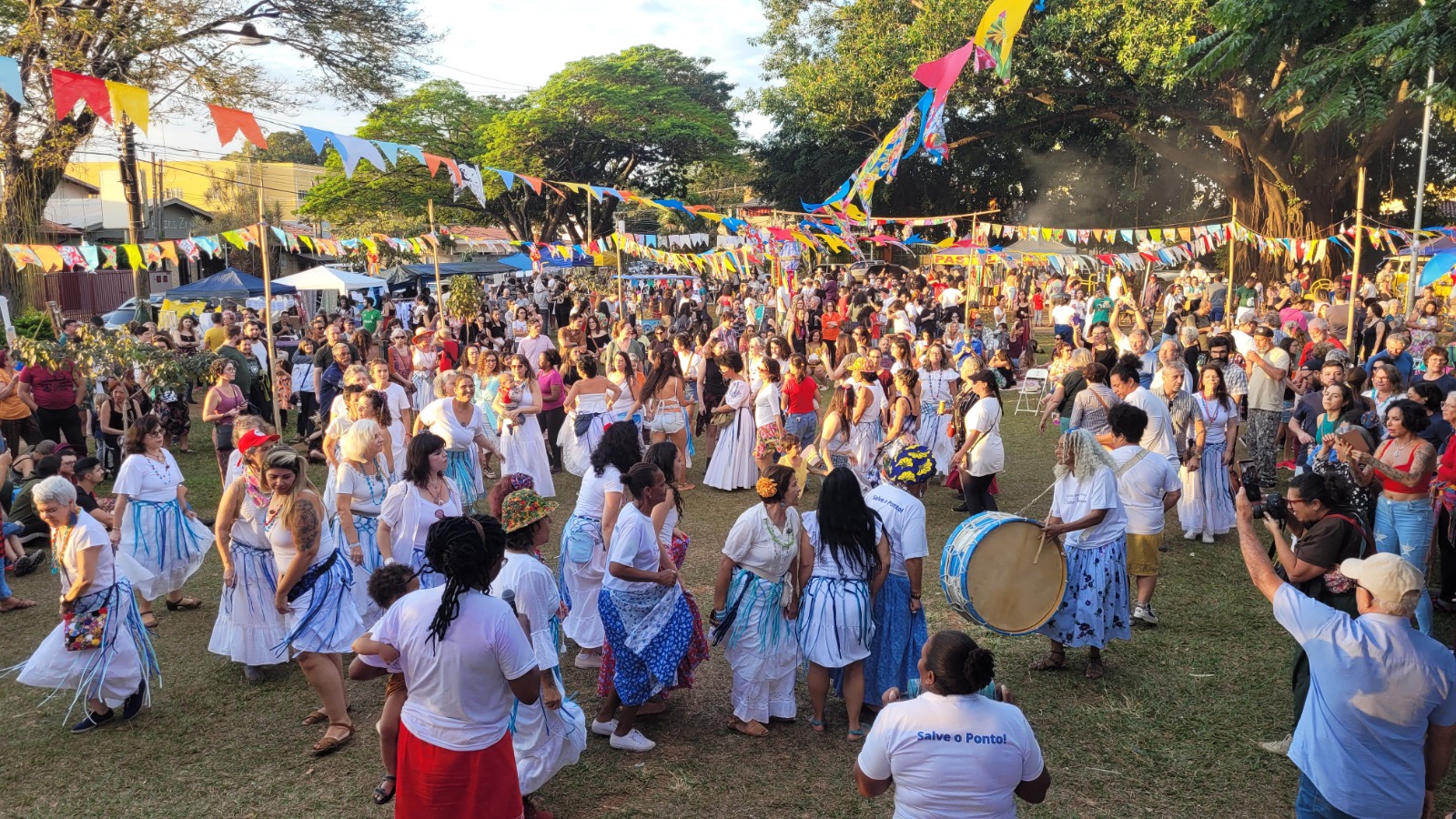 A festa é uma celebração das manifestações populares, reafirmando o caráter comunitário e plural das festas populares brasileiras