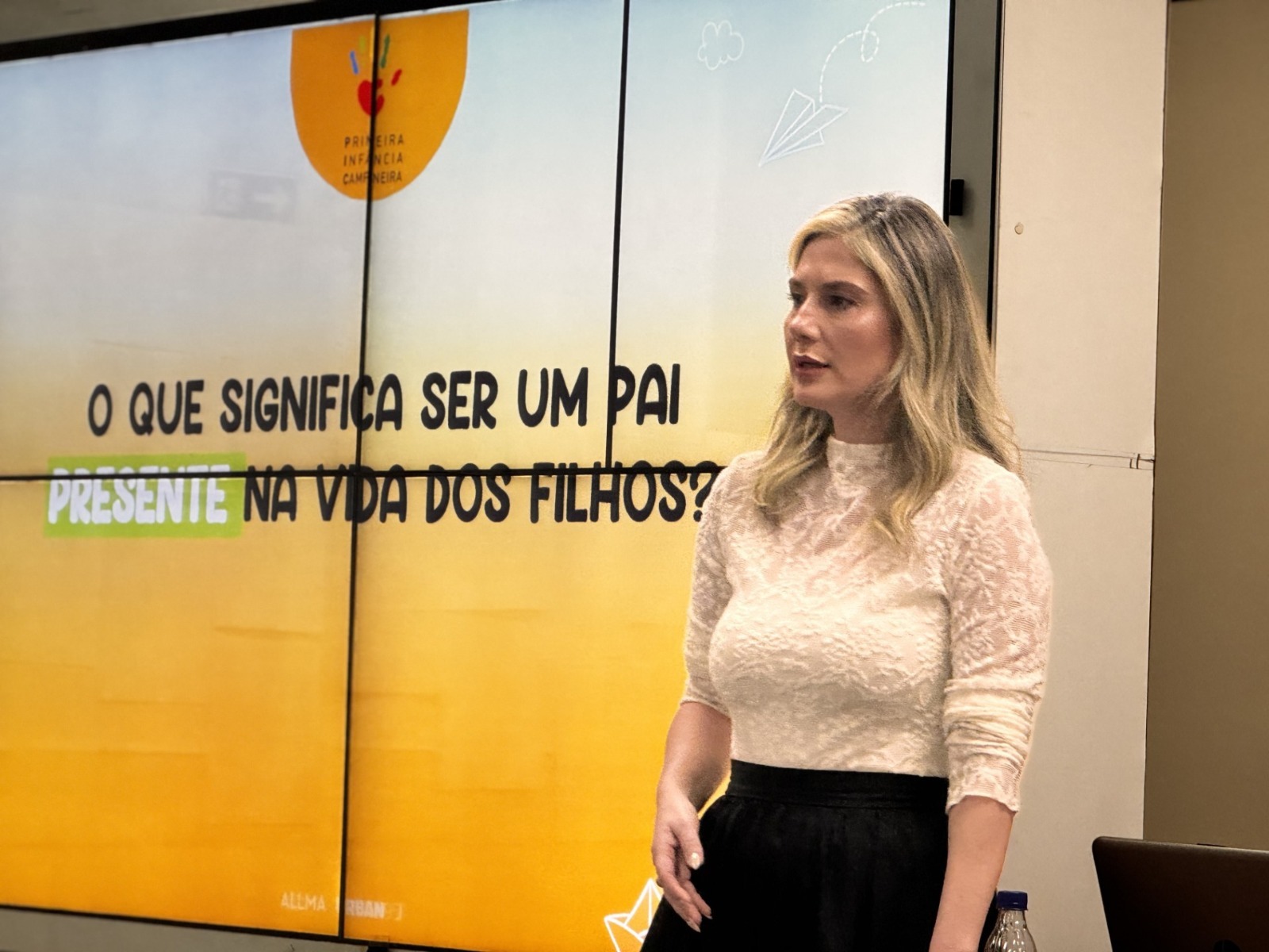 O encontro reforçou a importância da presença paterna, do cuidado compartilhado e do fortalecimento dos vínculos familiares nos primeiros anos de vida