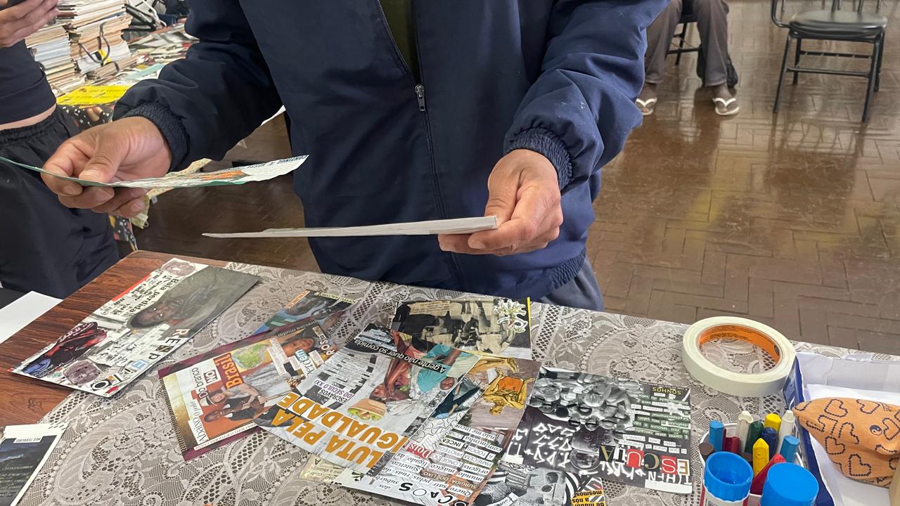 Mais do que uma atividade artística, a oficina reafirmou o papel da arte como instrumento de acolhimento, de reaproximação entre as pessoas e de reconstrução da maneira como cada um conta a própria história