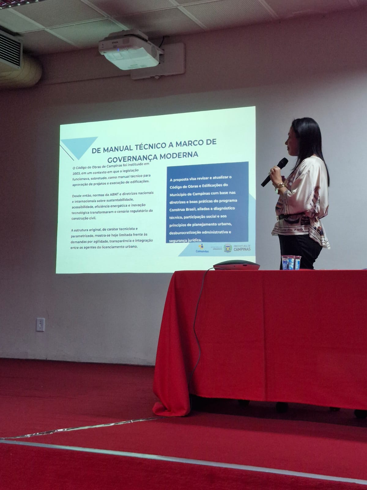  A secretária municipal de Urbanismo, Carolina Baracat, abriu o encontro destacando a importância da participação da sociedade na construção do novo Código
