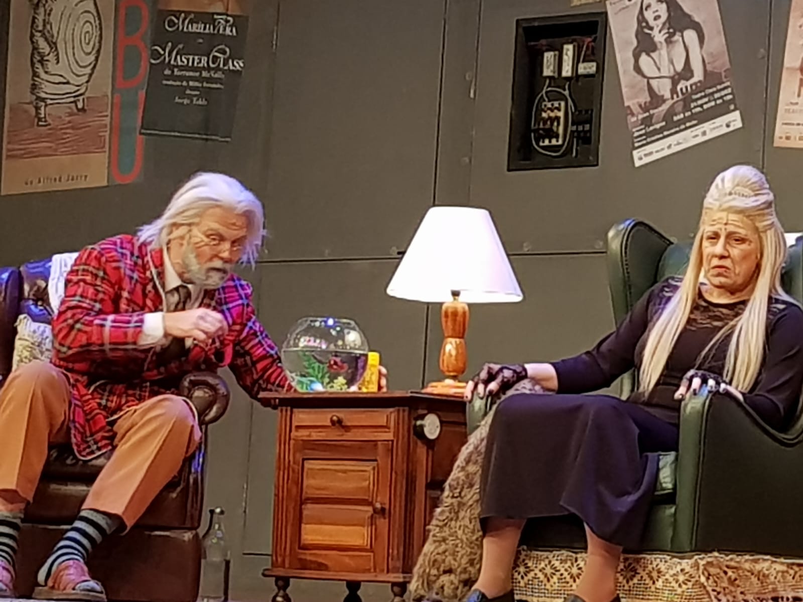 Carmo Dalla Vecchia e Vanessa Gerbelli vivem versões vivem versões de si mesmos aos quase 90 anos de idade