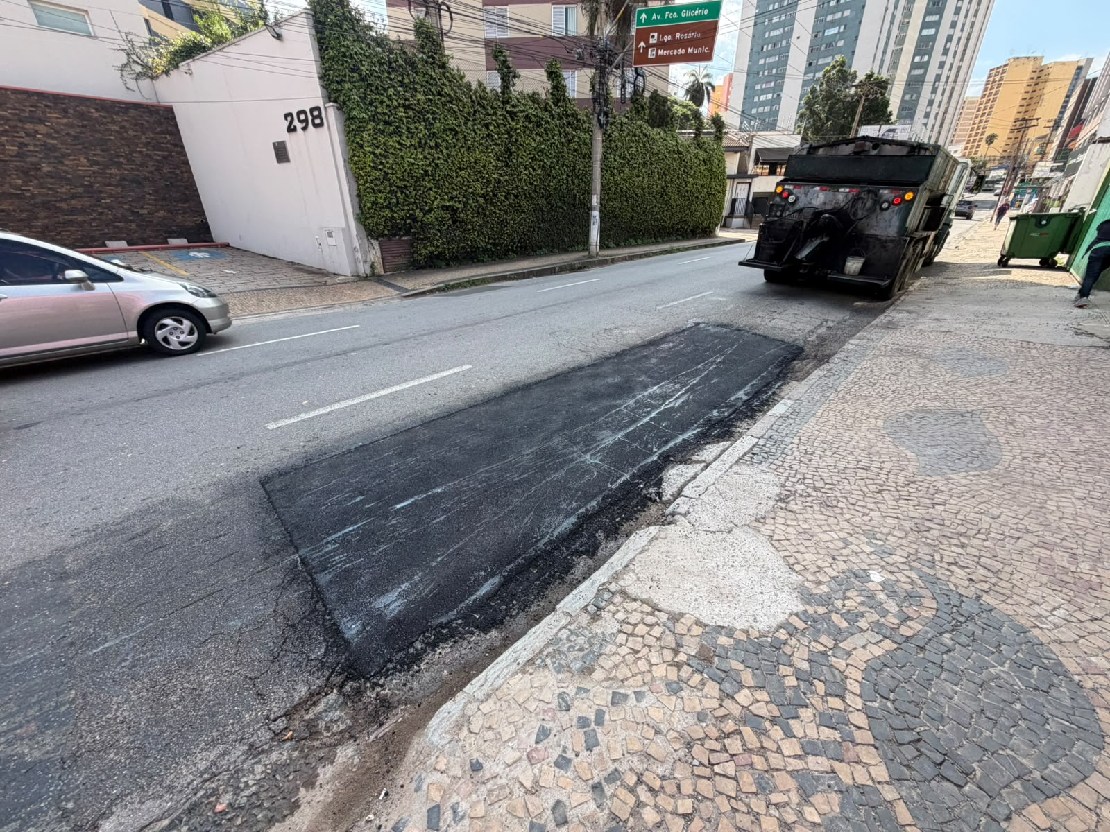 Os munícipes podem indicar locais que necessitam da operação tapa-buracos pelo telefone 156 ou na Ouvidoria Municipal