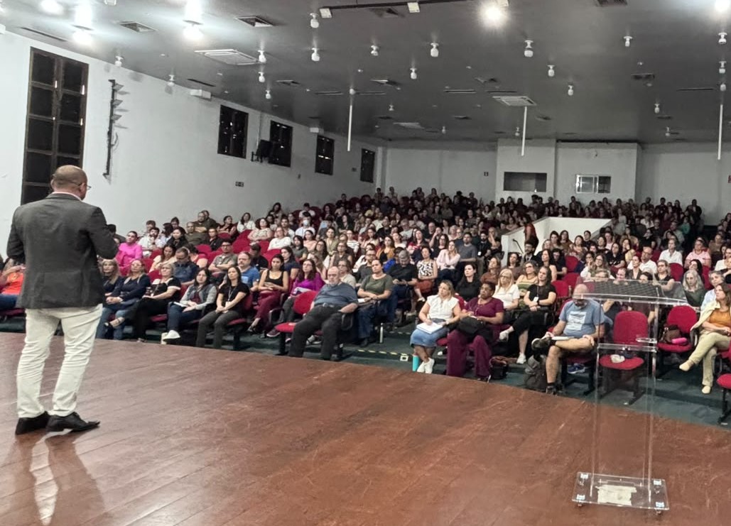 Mais de 300 gestores participaram de reunião sobre a transição para o novo modelo de escolha da operadora do vale-alimentação
