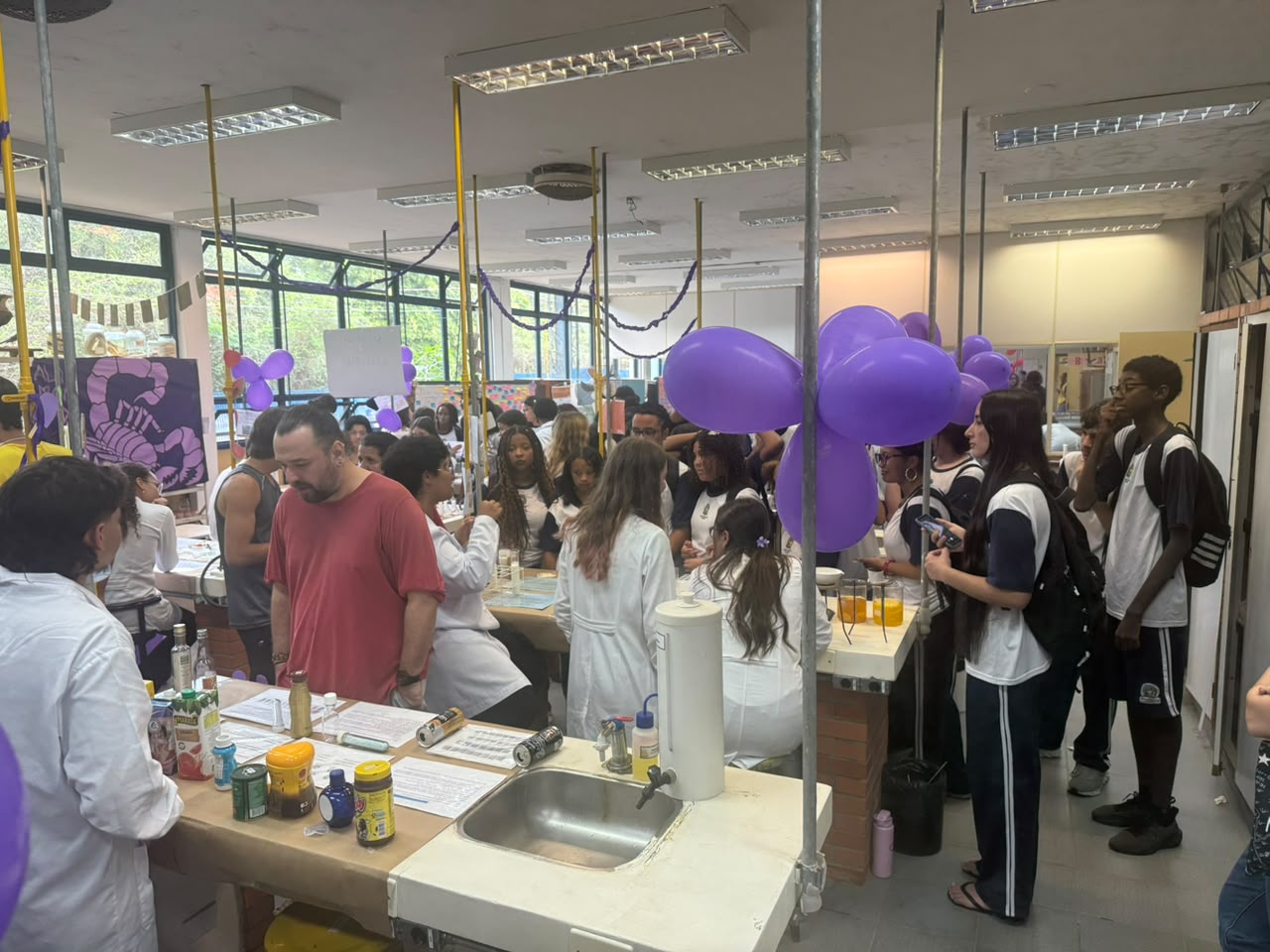 Alunos da rede municipal durante evento na Etecap