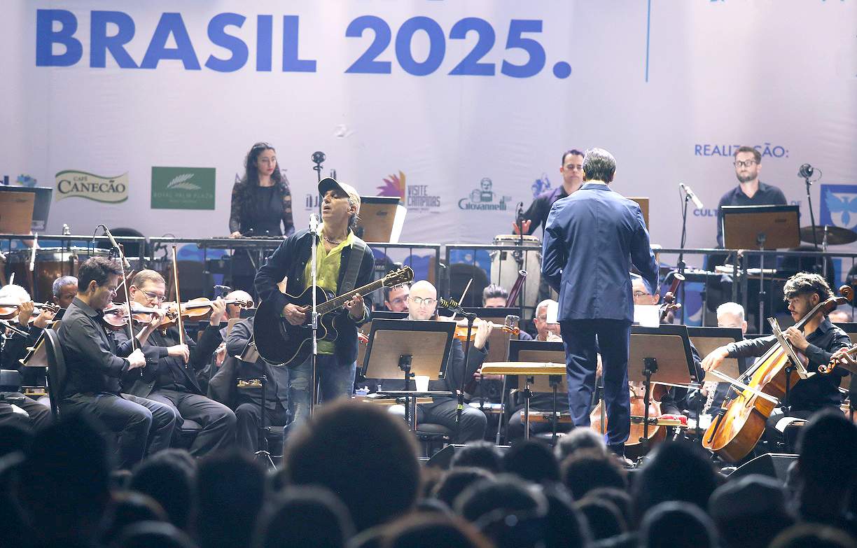 O maestro Carlos Prazeres ressaltou a importância de unir música popular e música de concerto