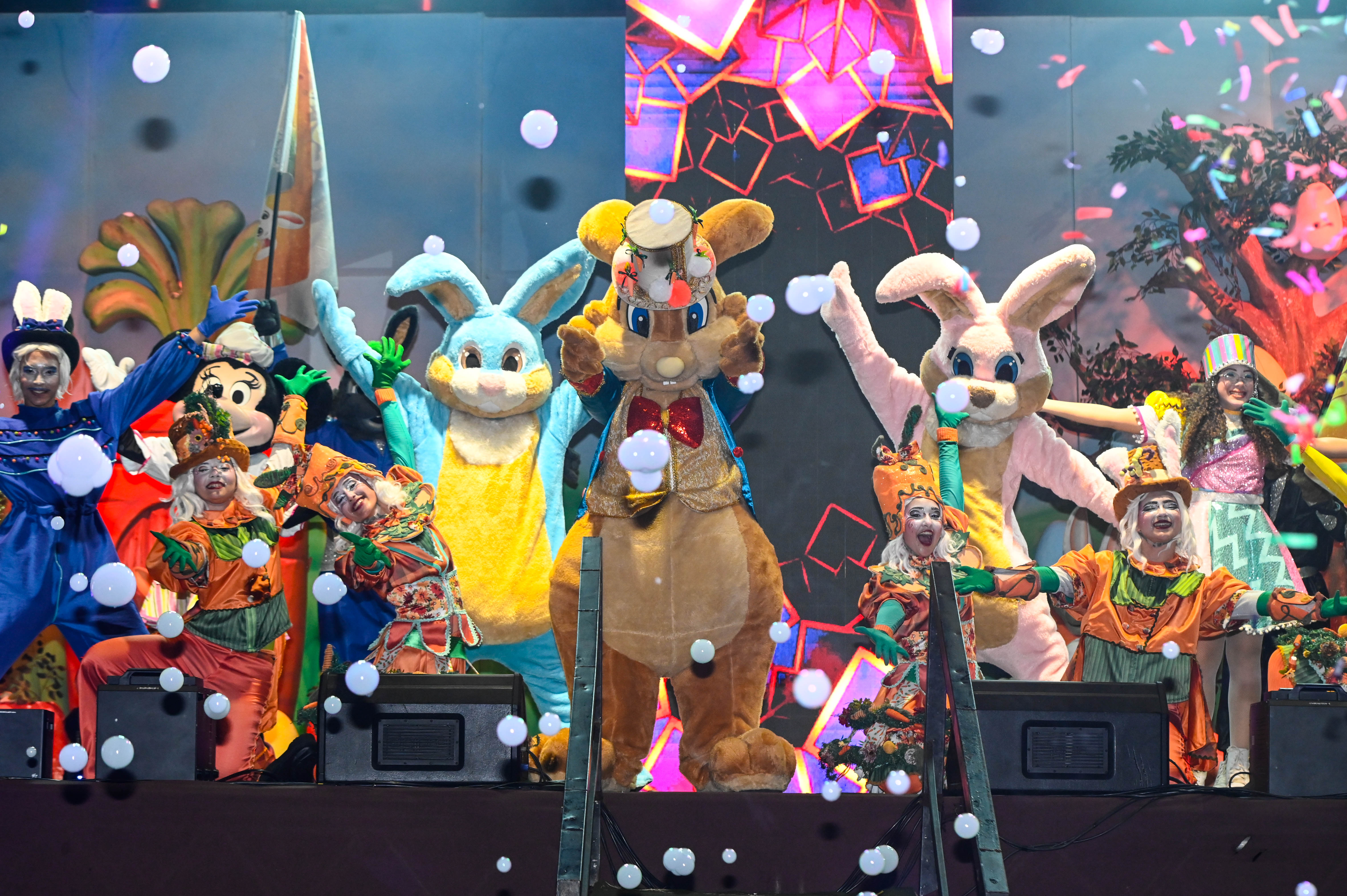 Show Encantado da Páscoa 2026 reuniu 1.900 pessoas na noite desta quarta-feira, 1º de abril, na Praça João da Cruz Prates, no Parque Oziel