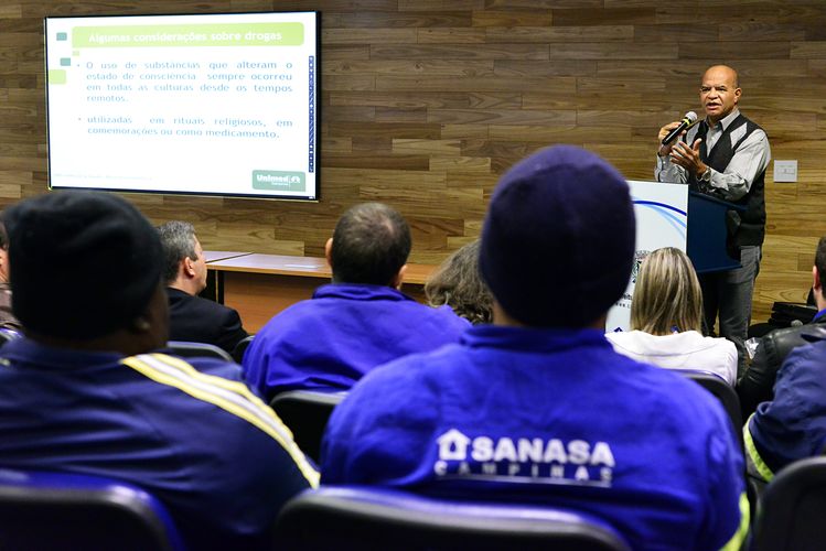 Psiquiatra fala sobre dependência química