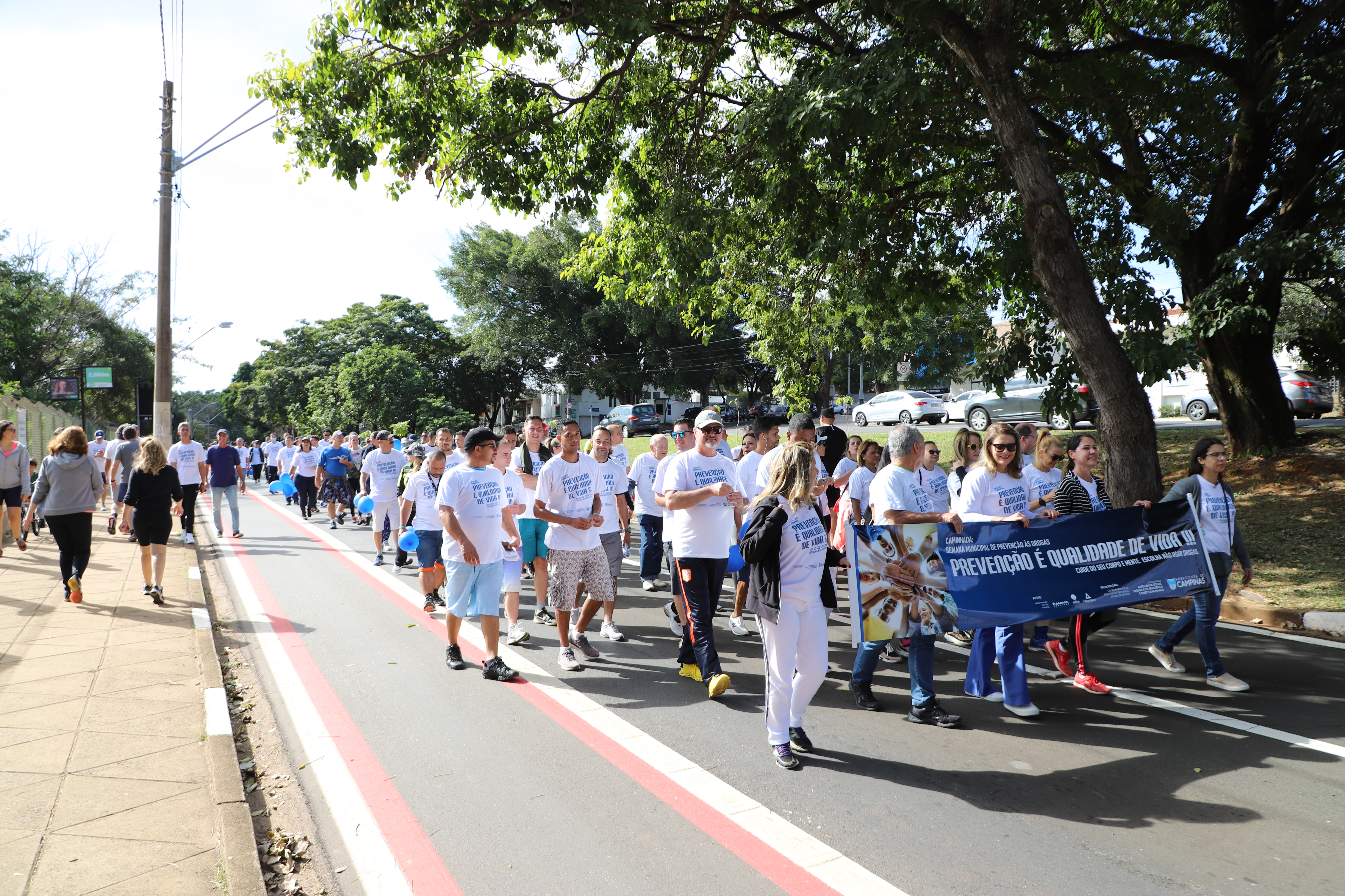 Caminhada teve a  participação das secretarias municipais de Assistência Social, Pessoa com Deficiência e Direitos Humanos; de Esporte e Lazer; de Transportes e de Cultura e Turismo.