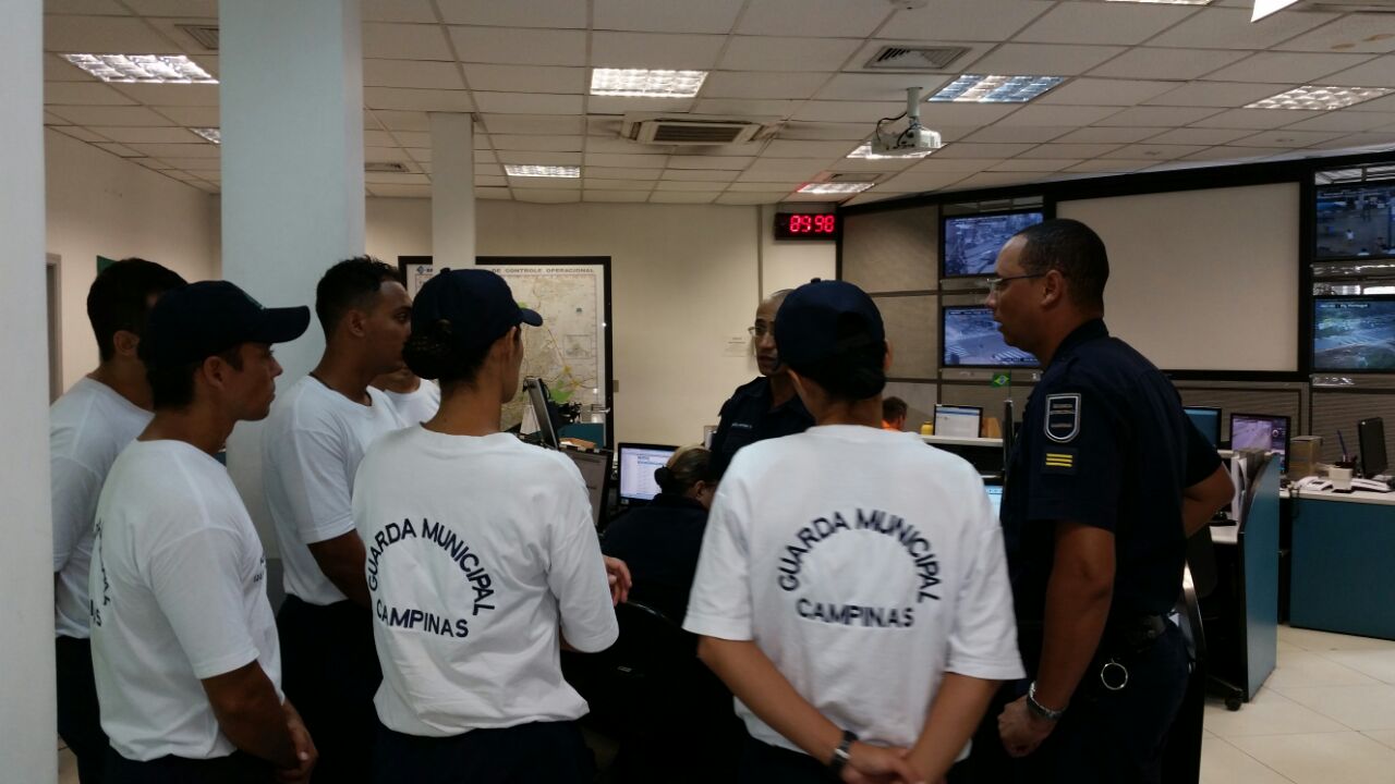 Visita integra treinamento dos aprovados no concurso