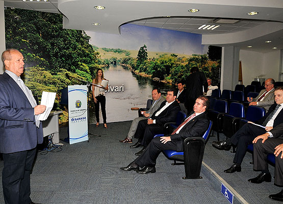 Presidente da Sanasa faz apresentação do Projeto 300% para o prefeito e convidados