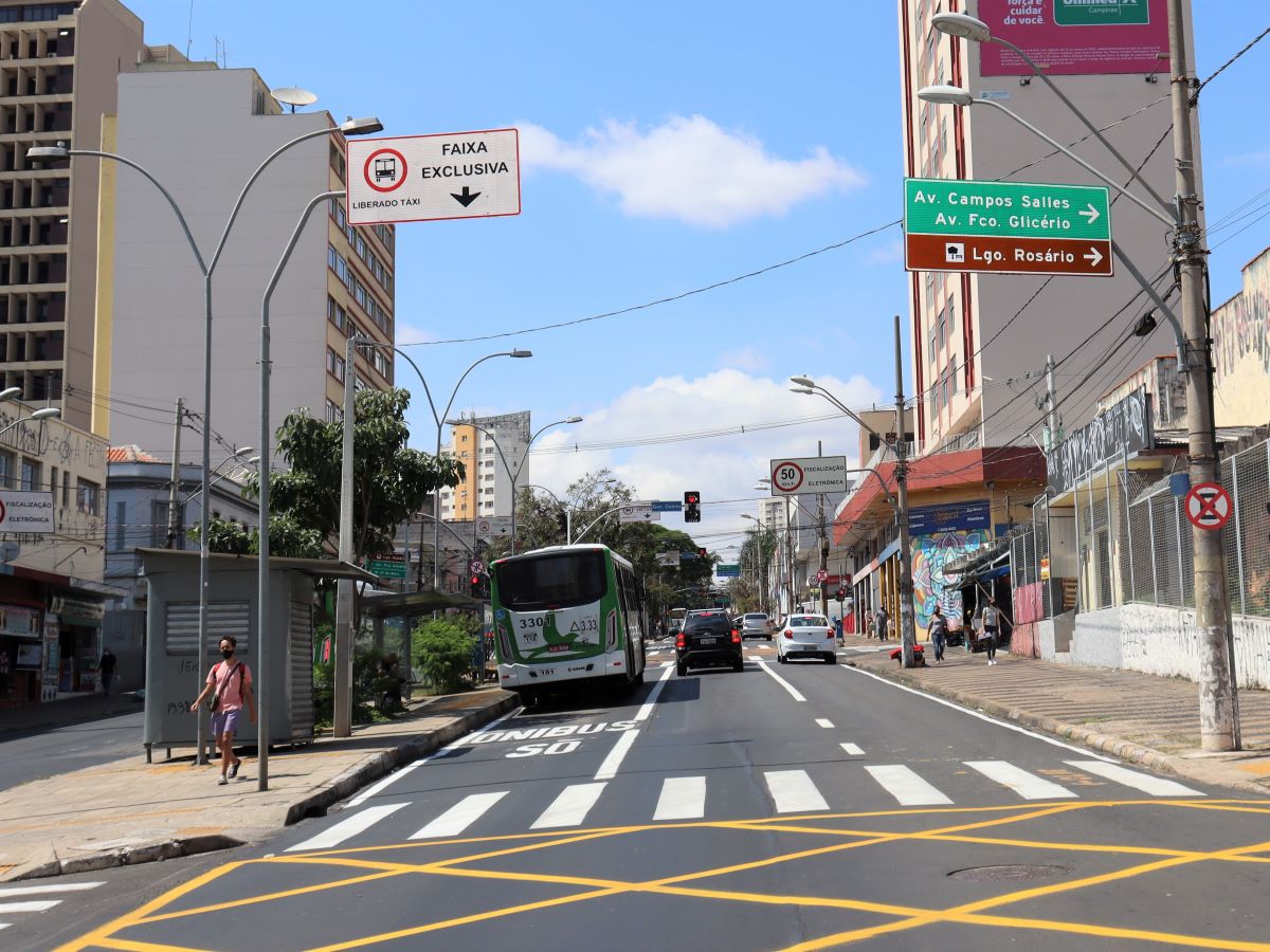 Quatorze linhas de ônibus, que circulam diariamente no trecho, foram beneficiadas. Juntas, elas transportam mais de 42 mil passageiros