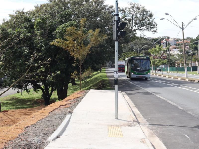 Passagem recebeu calçamento com acessibilidade