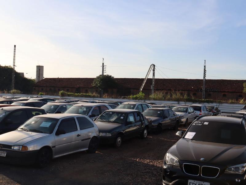 Lotes terão veículos em bom estado e outros só em condições de fornecer peças