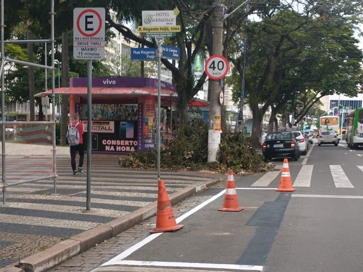 São oito paradas disponíveis na região central da cidade. 