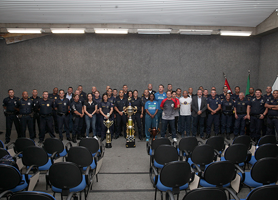 Premiados e organizadores durante o evento