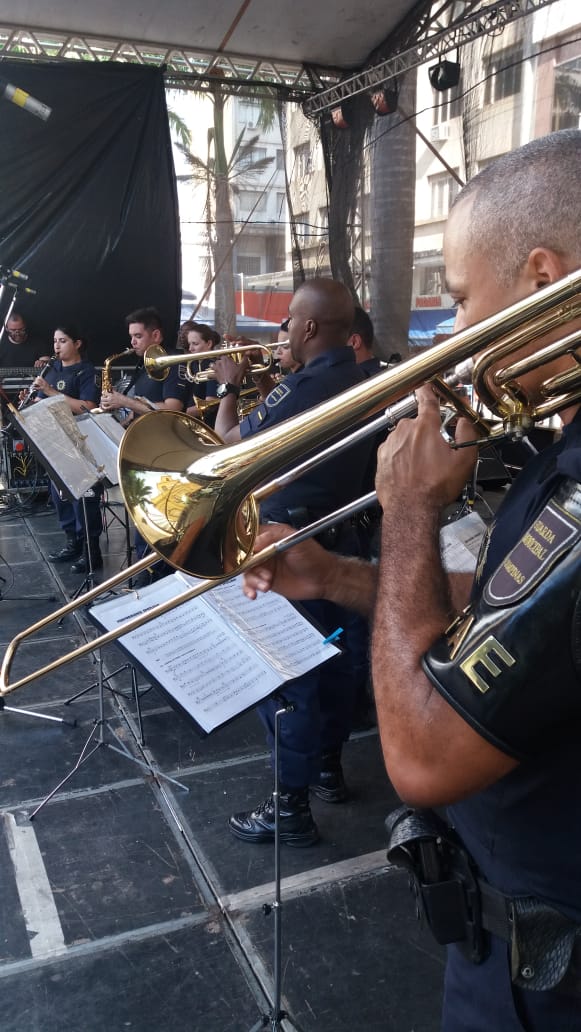 Banda tem 10 guardas