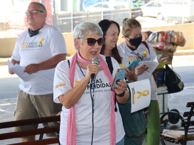 Poetisa dividiu sua arte com os passageiros