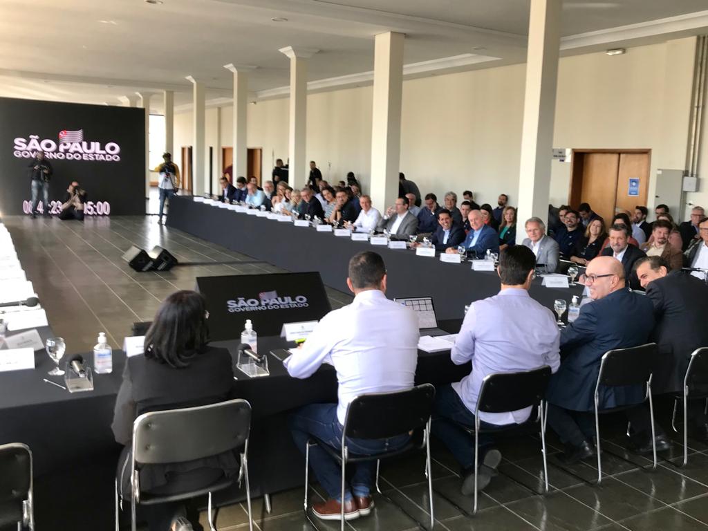 Governador fez vários anúncios no encontro